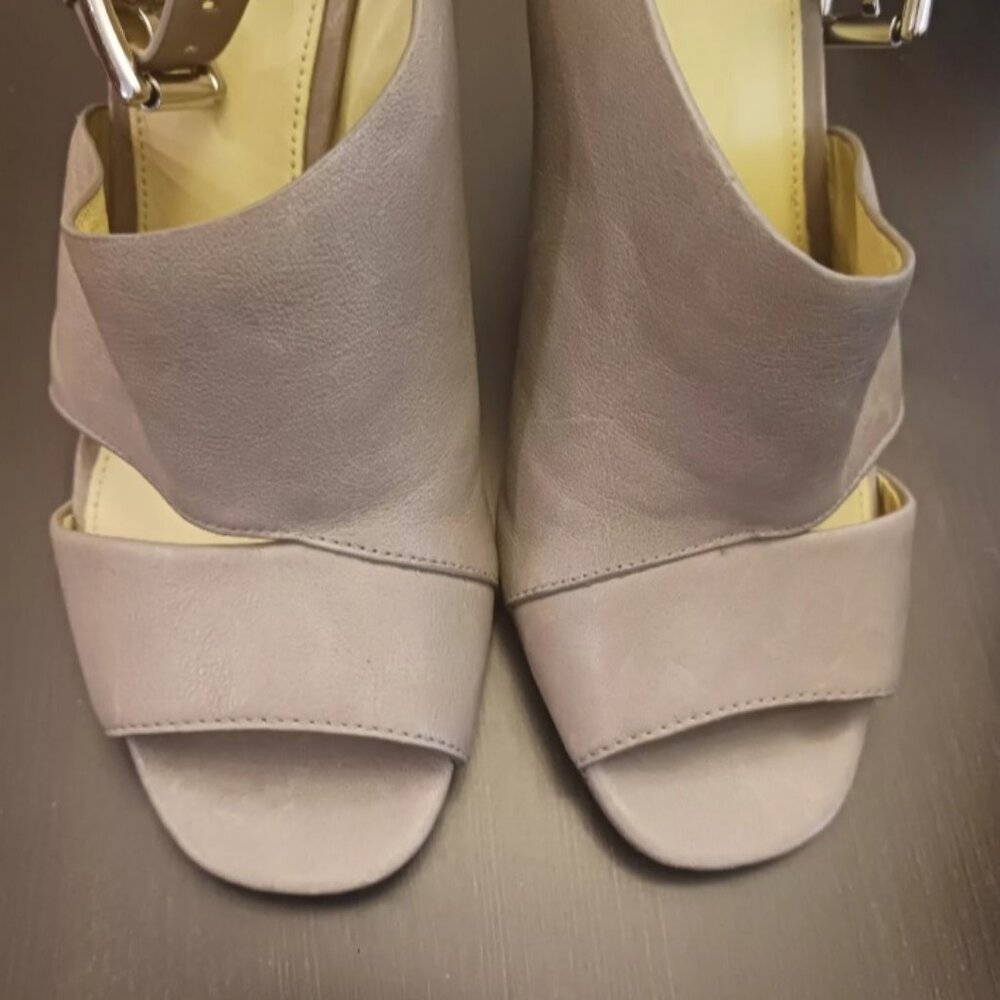 Coach Manhattan Gray Stilettos Size 7M